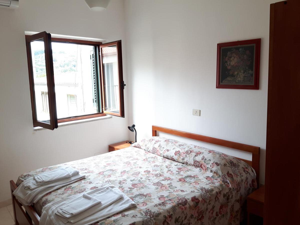 Hotel Parigino Palinuro Exteriér fotografie