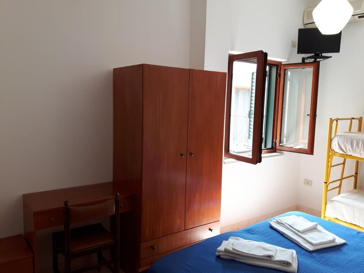 Hotel Parigino Palinuro Exteriér fotografie