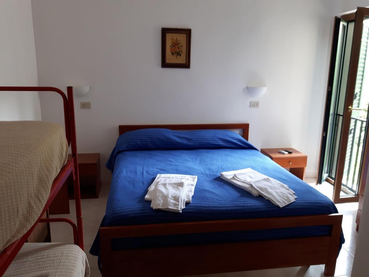 Hotel Parigino Palinuro Exteriér fotografie