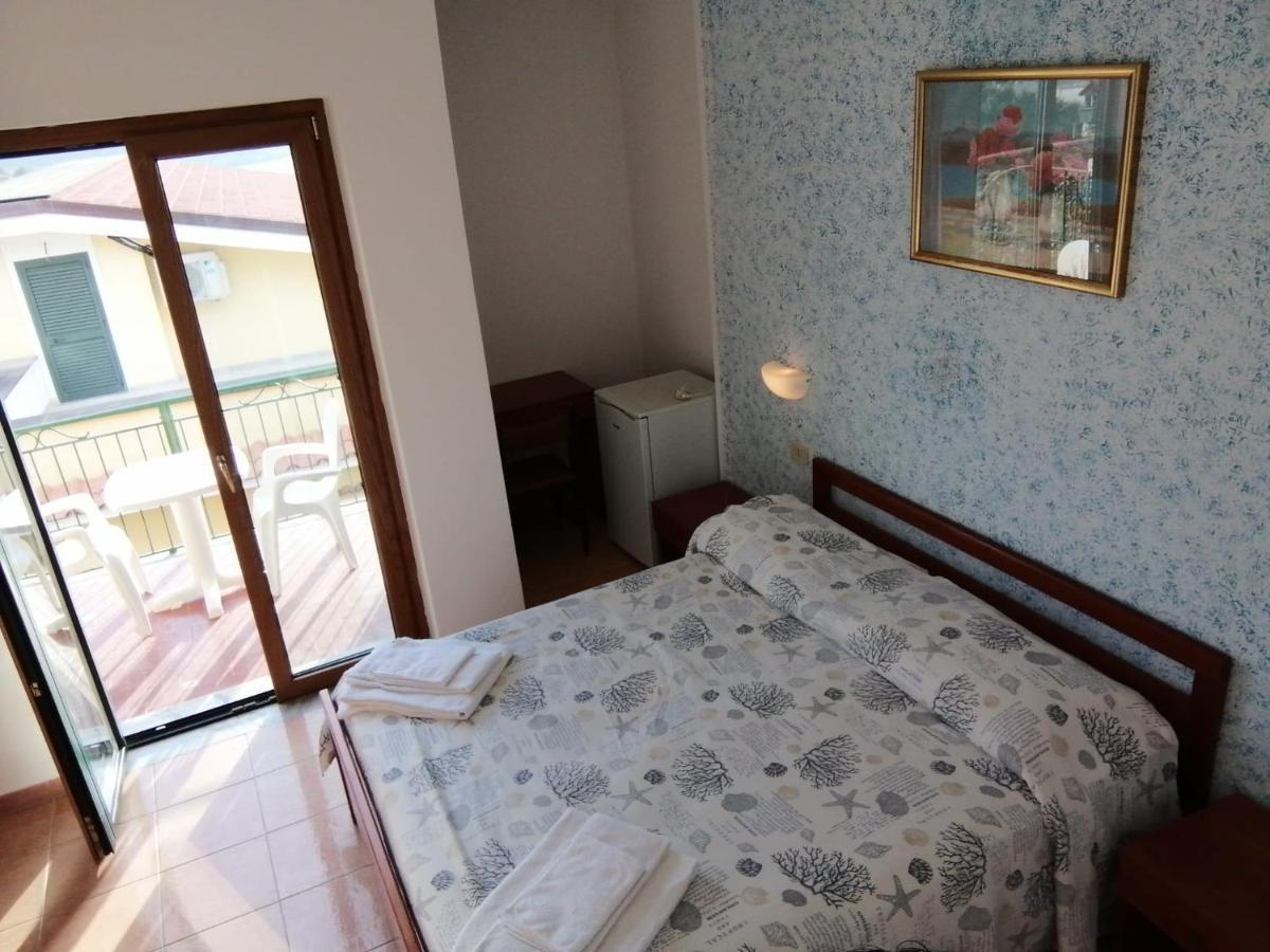 Hotel Parigino Palinuro Exteriér fotografie