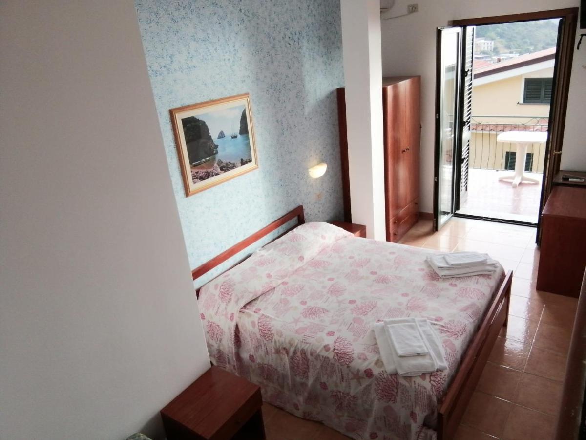 Hotel Parigino Palinuro Exteriér fotografie